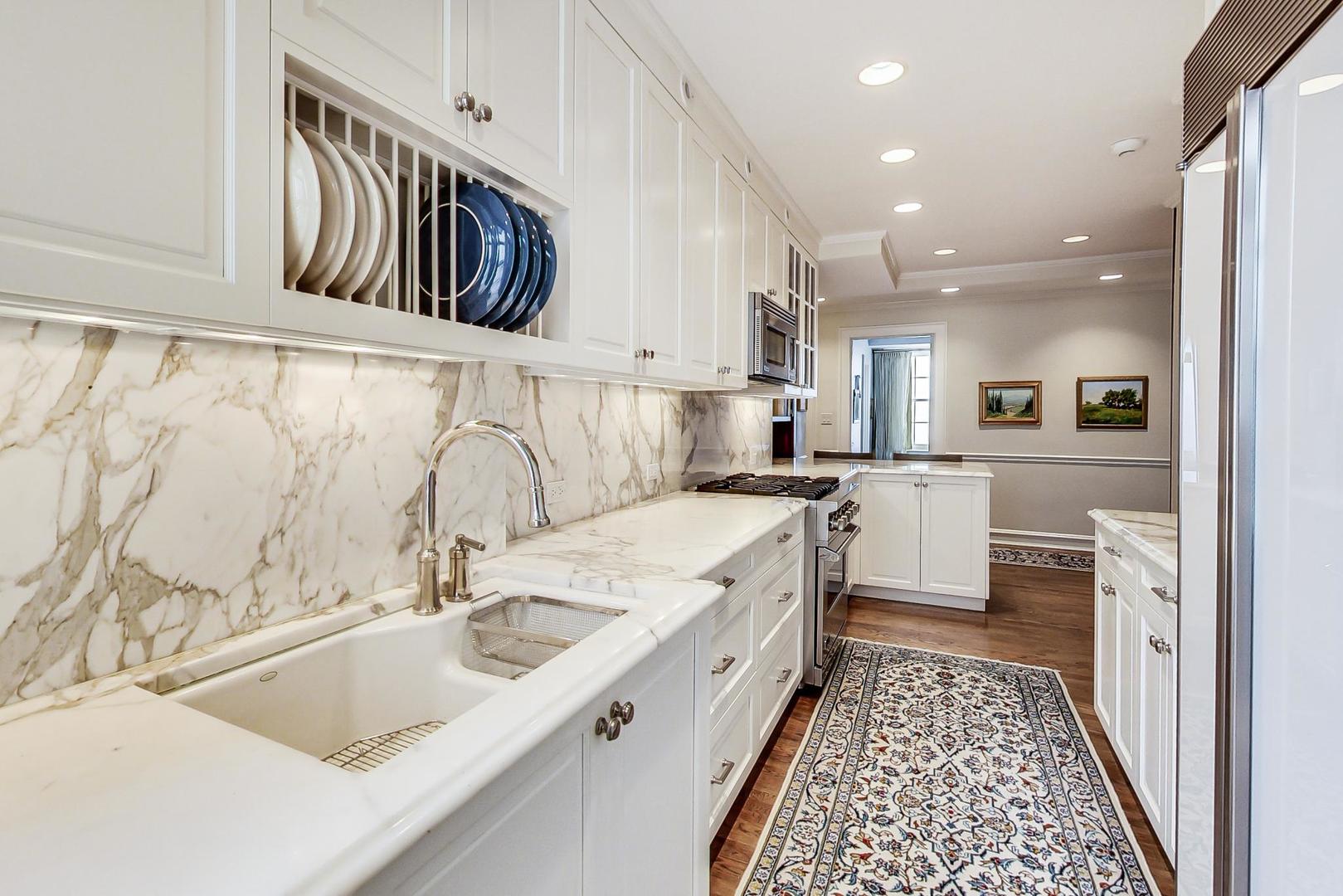 1120 N Lake Shore Drive Unit: 16B