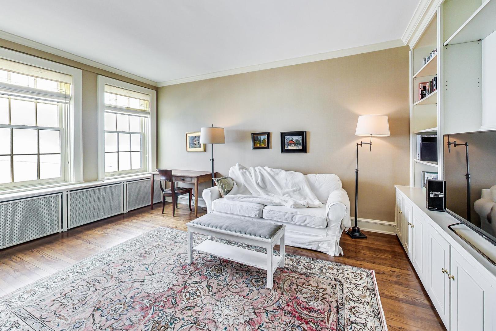 1120 N Lake Shore Drive Unit: 16B