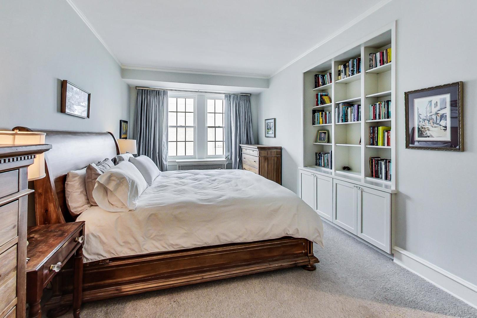 1120 N Lake Shore Drive Unit: 16B