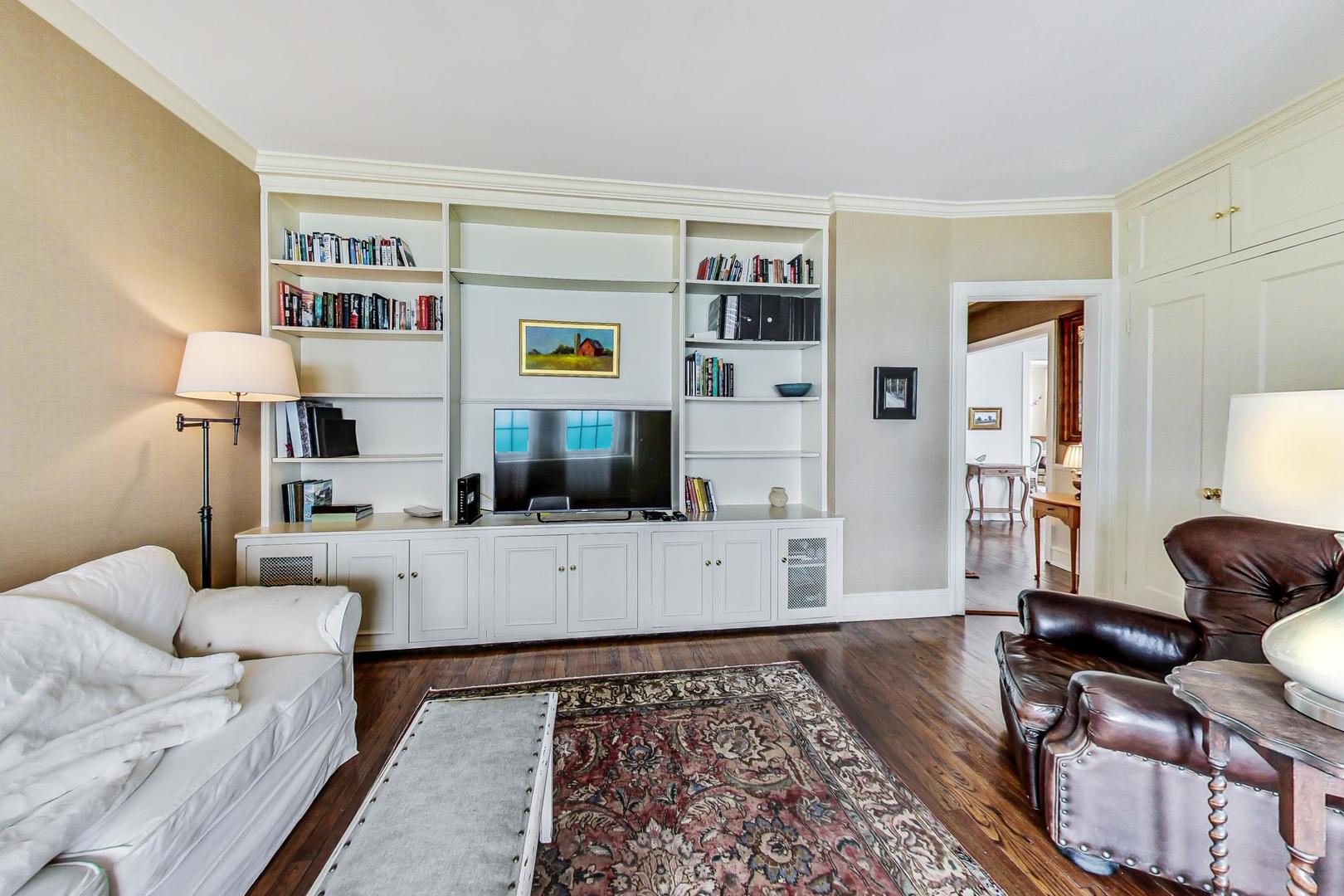 1120 N Lake Shore Drive Unit: 16B