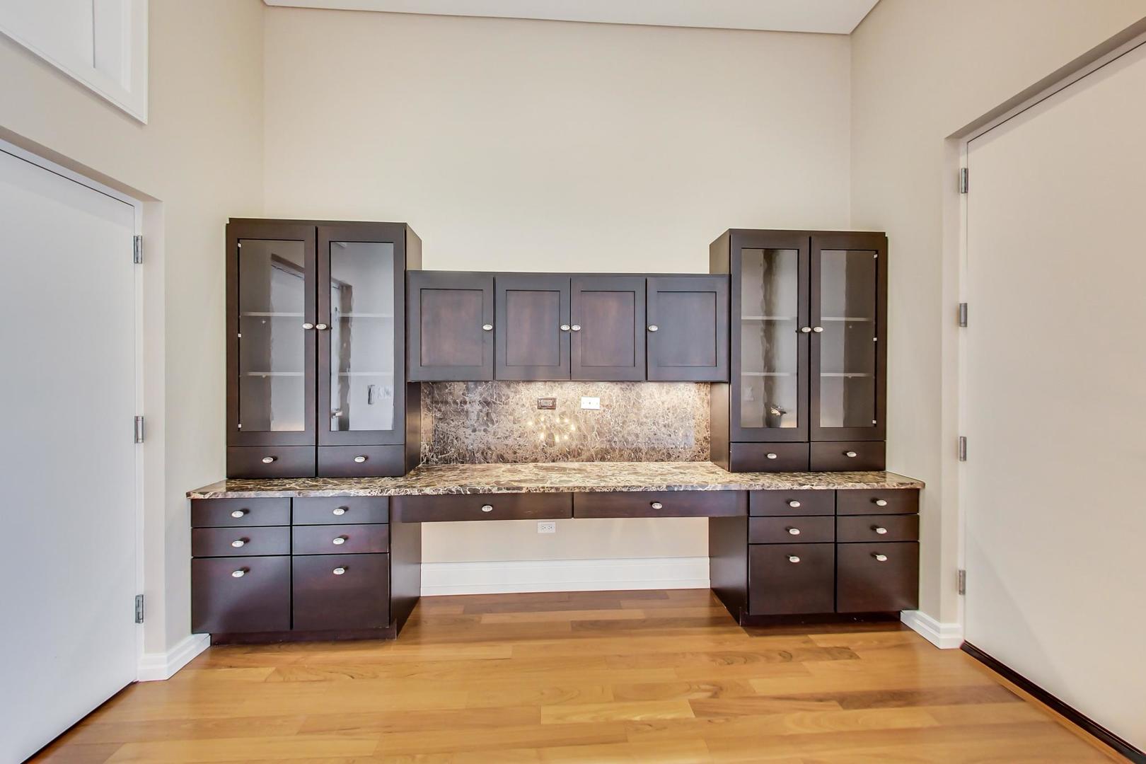 813 W Fulton Market Unit: 2