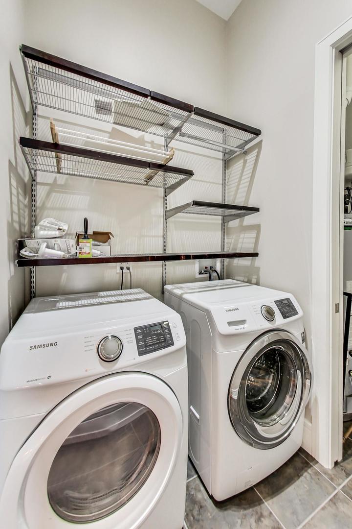 813 W Fulton Market Unit: 2