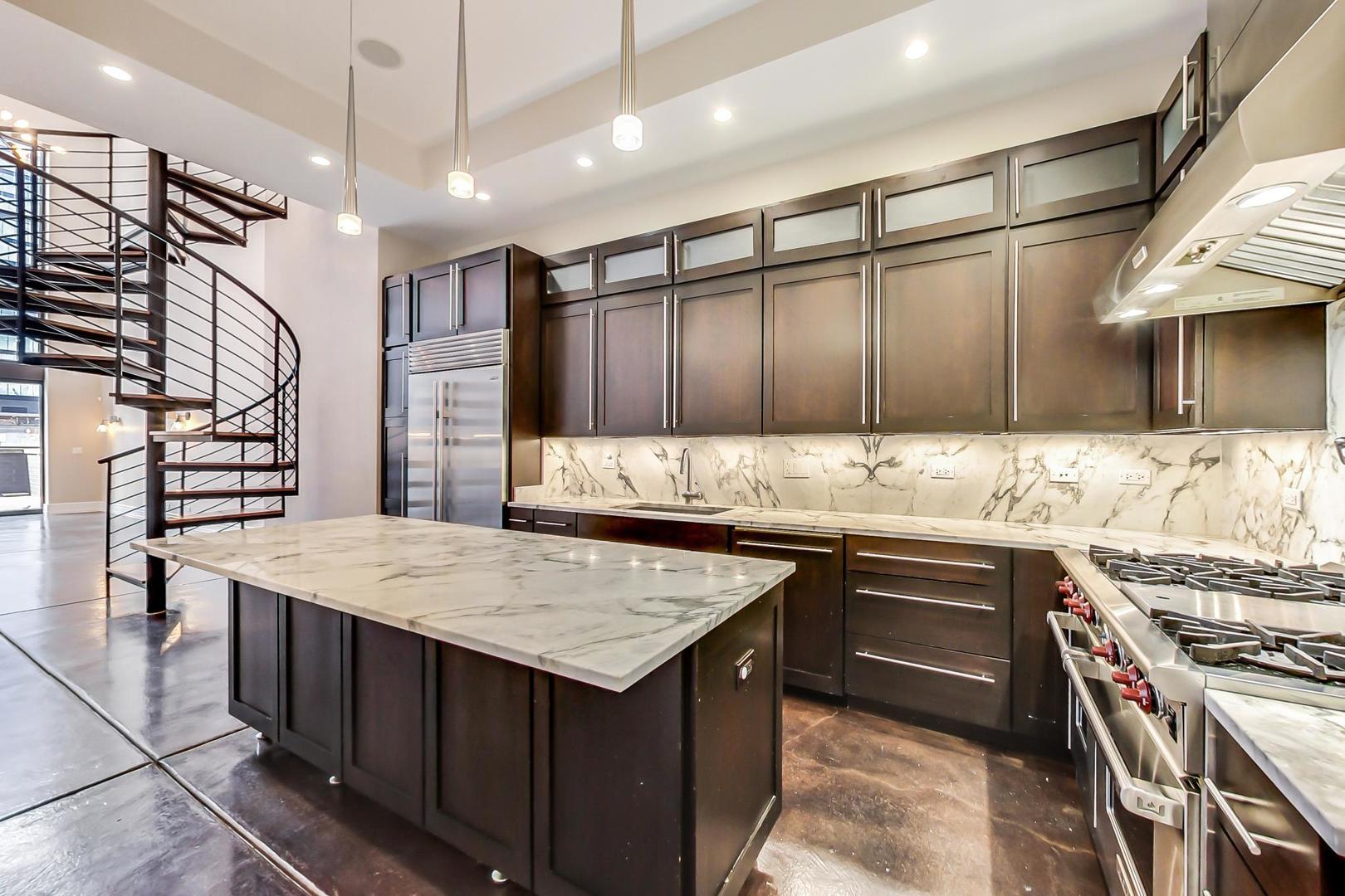 813 W Fulton Market Unit: 2