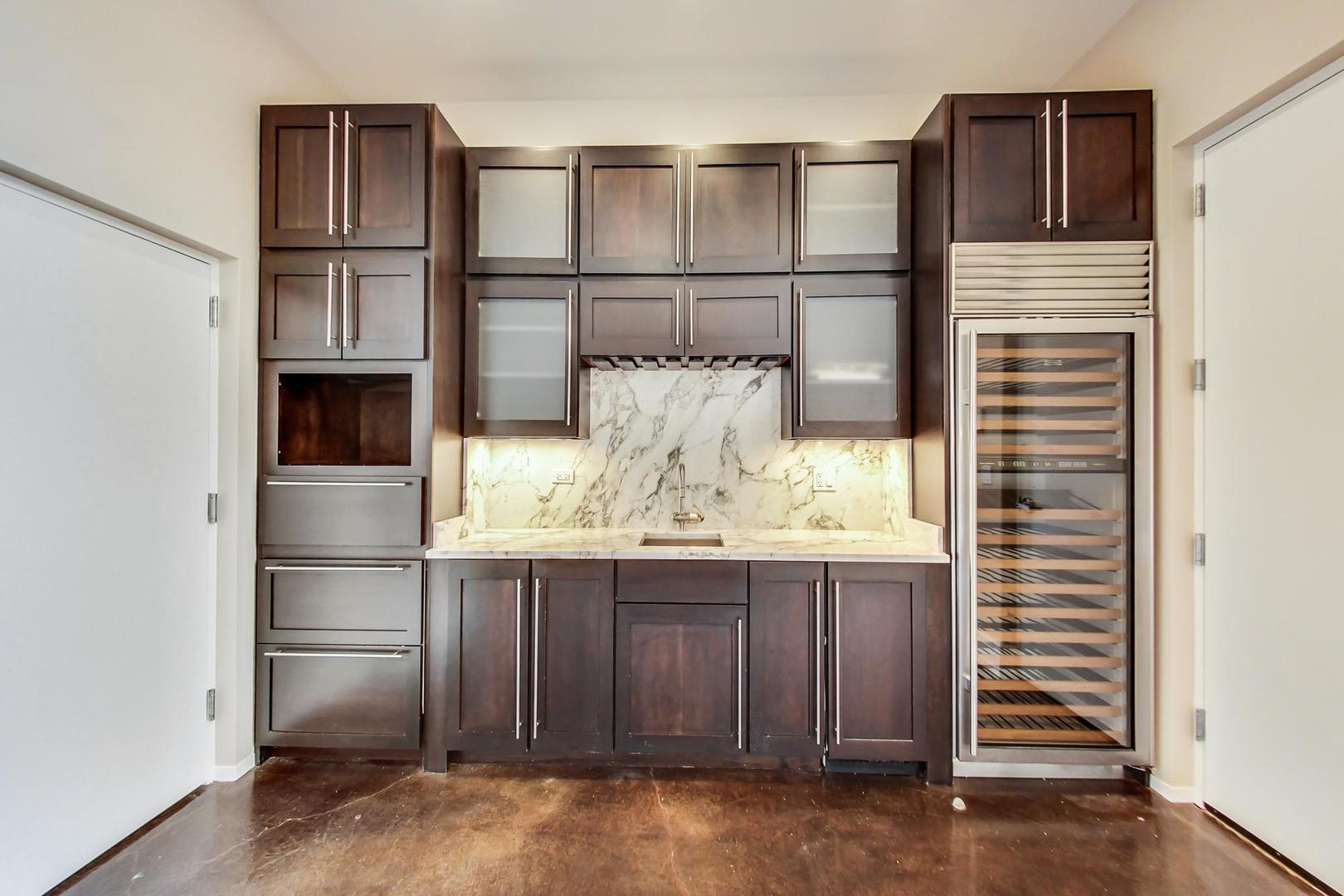 813 W Fulton Market Unit: 2