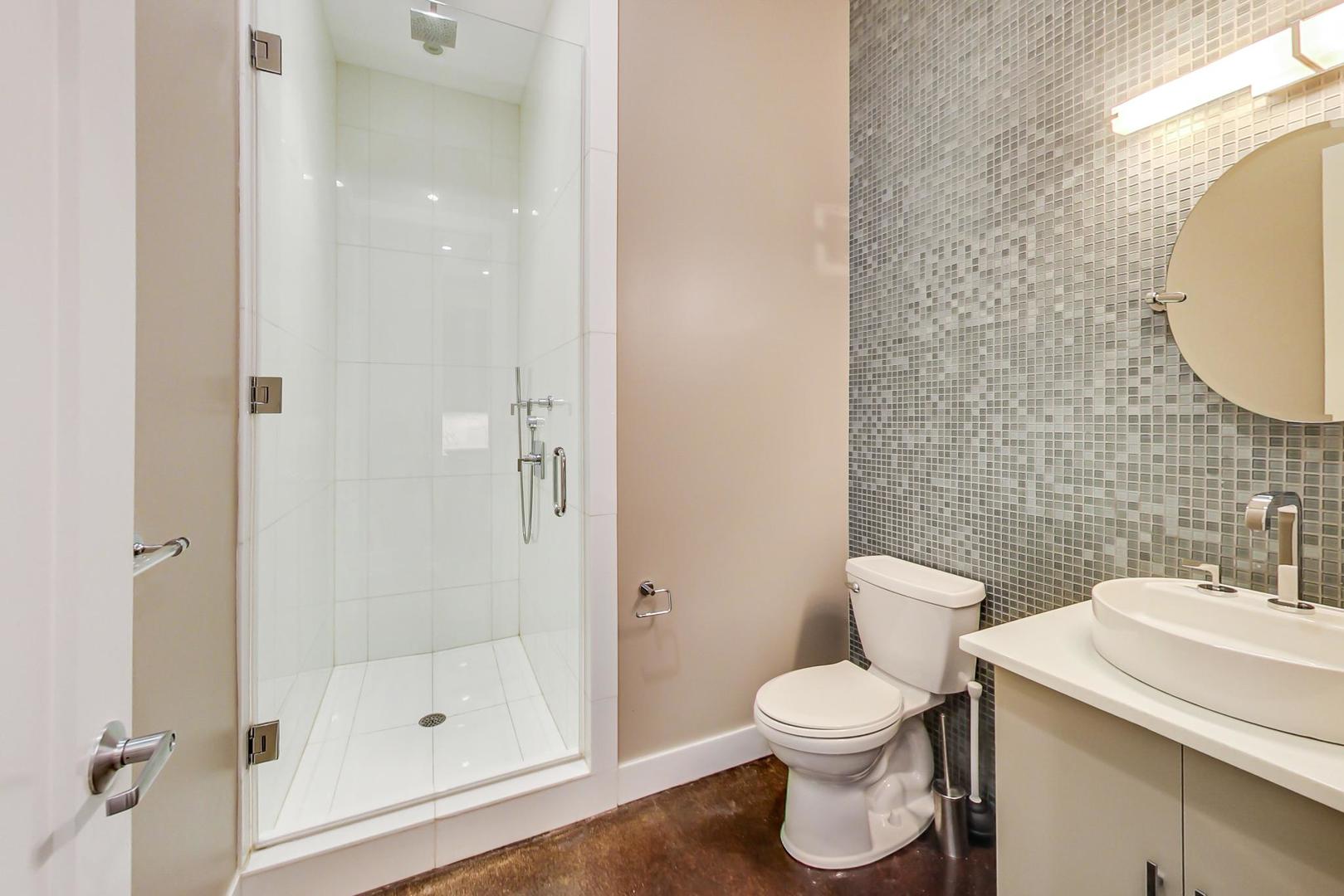 813 W Fulton Market Unit: 2