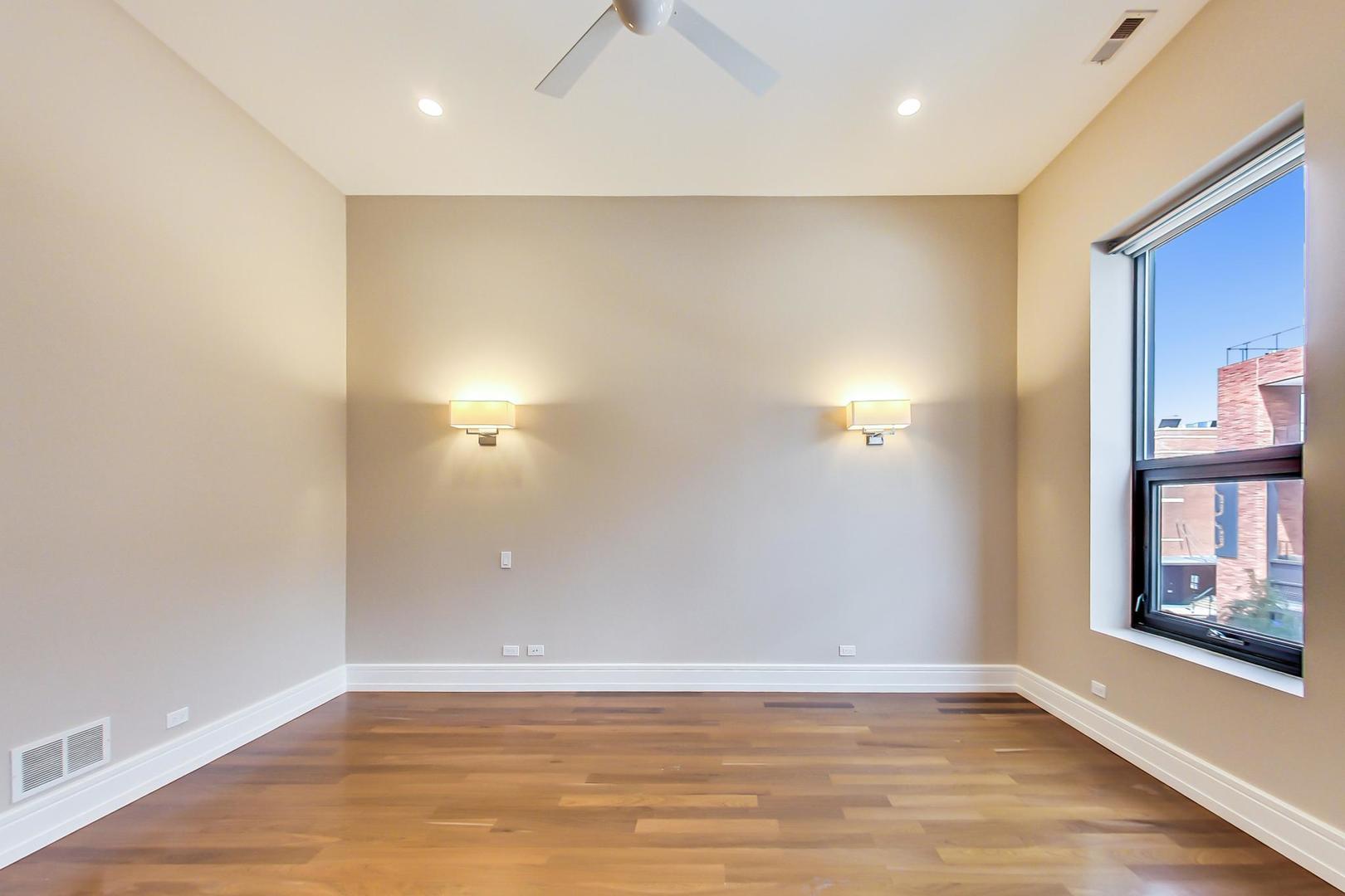 813 W Fulton Market Unit: 2