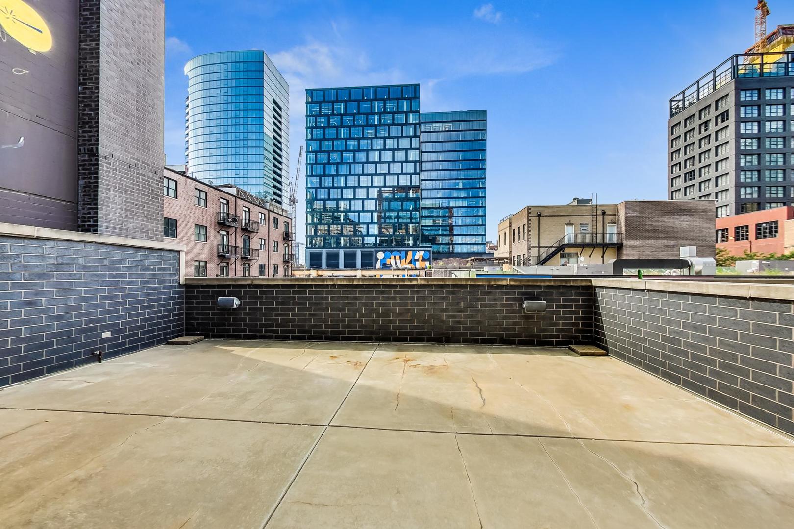 813 W Fulton Market Unit: 2