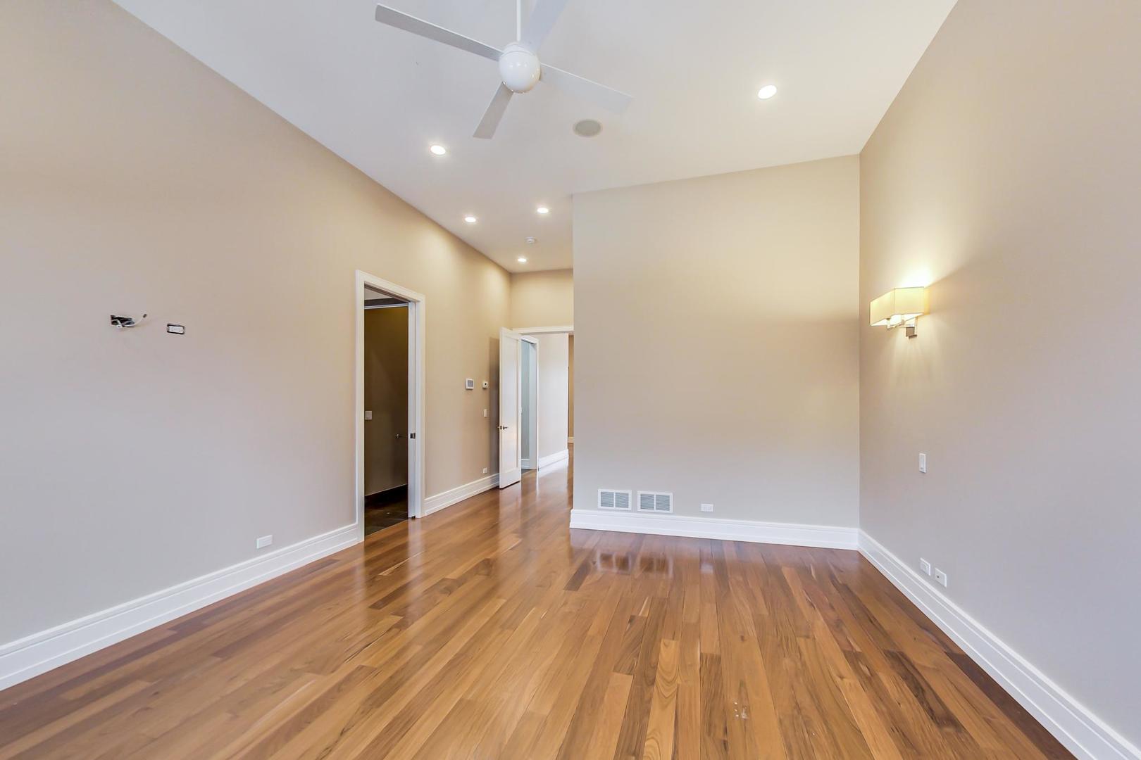 813 W Fulton Market Unit: 2