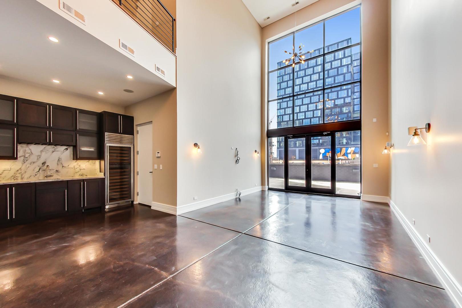 813 W Fulton Market Unit: 2