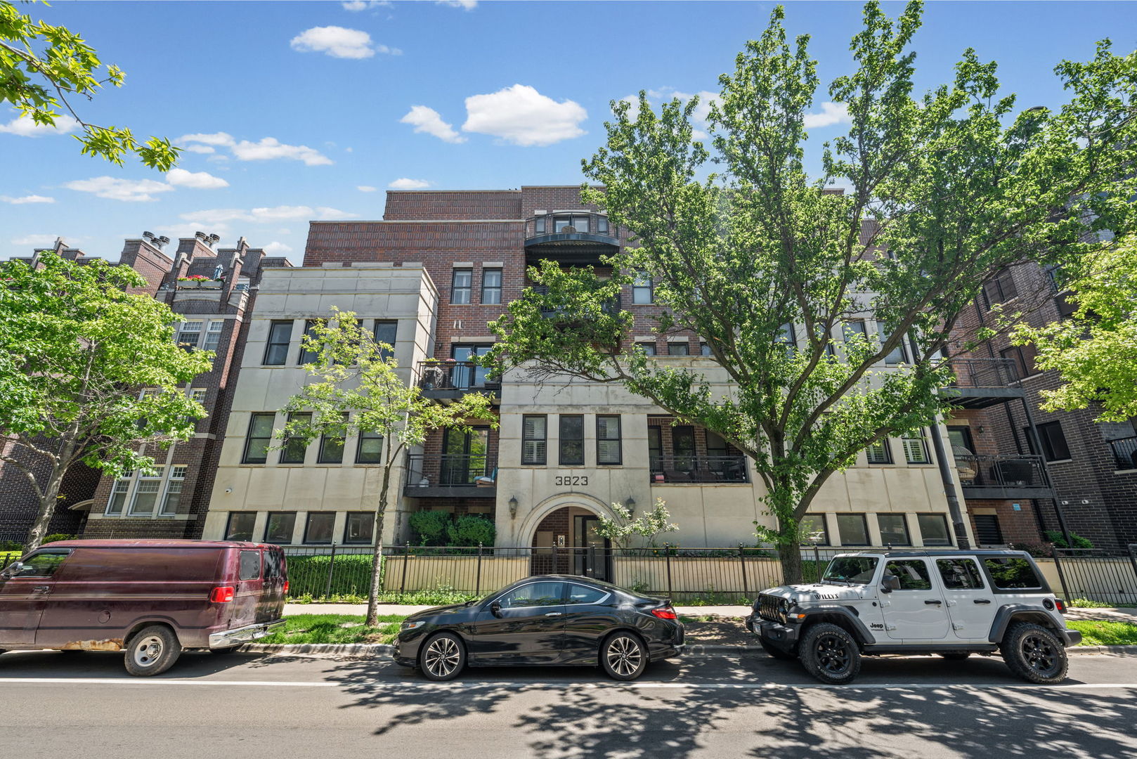 3823 N Ashland Avenue Unit: 503