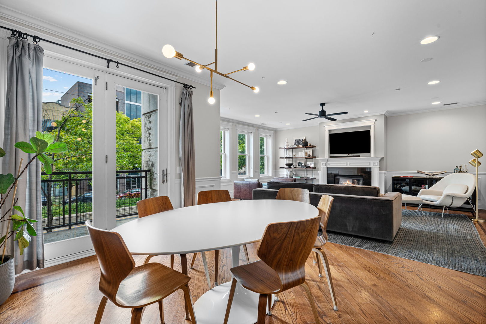 3823 N Ashland Avenue Unit: 201