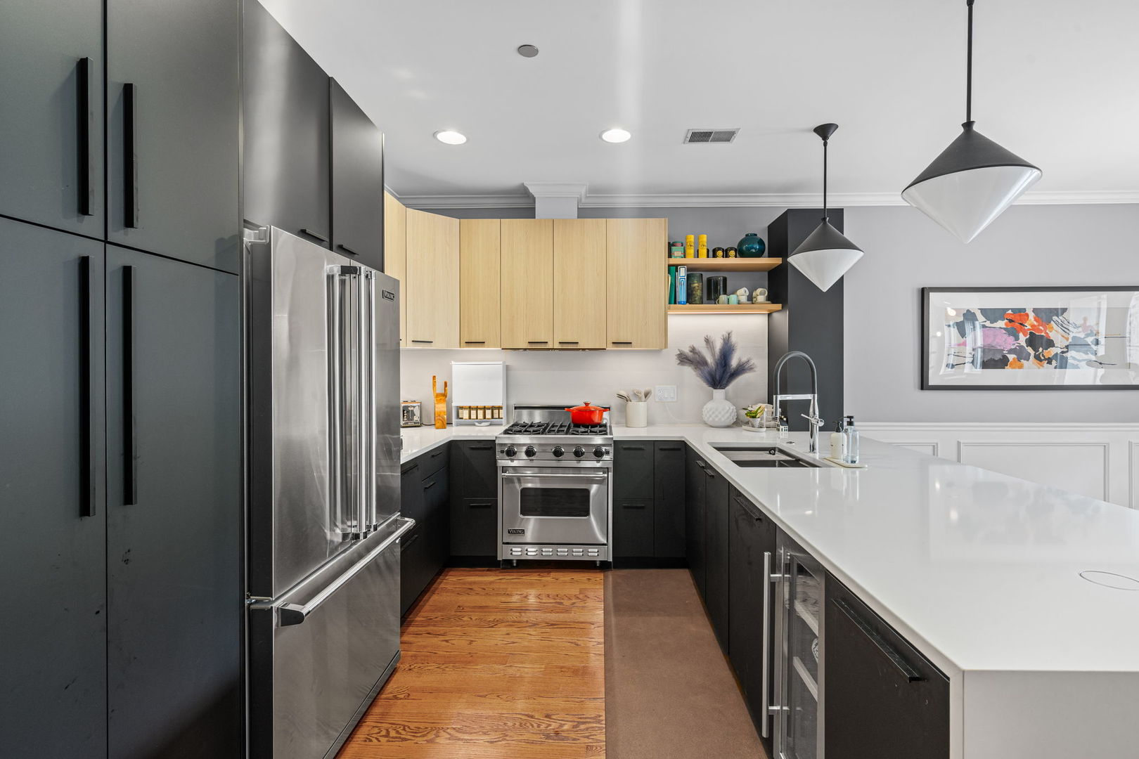 3823 N Ashland Avenue Unit: 201