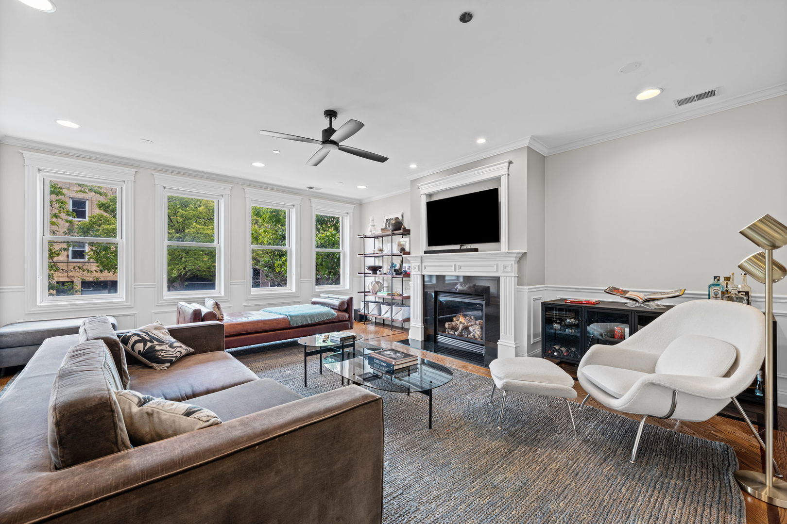 3823 N Ashland Avenue Unit: 201