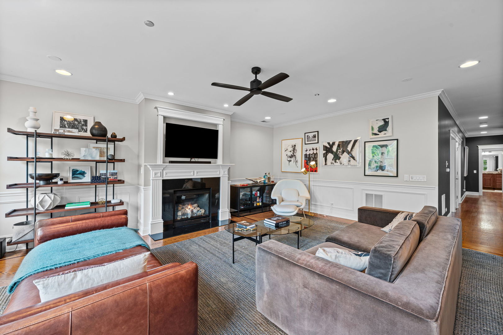 3823 N Ashland Avenue Unit: 201