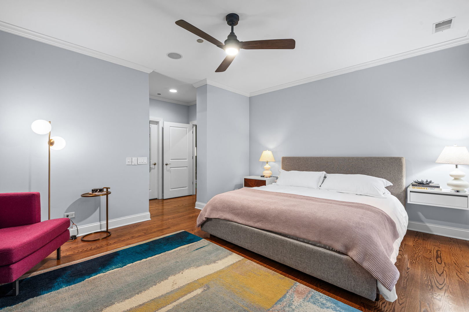 3823 N Ashland Avenue Unit: 201
