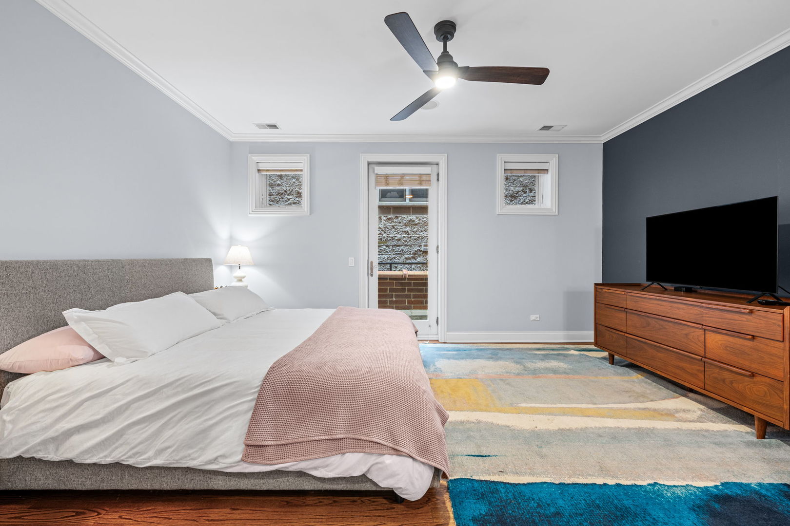 3823 N Ashland Avenue Unit: 201