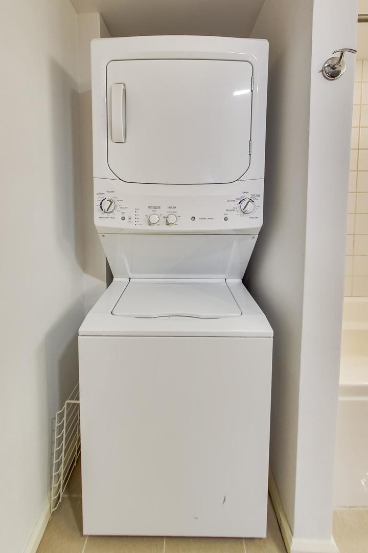 626 W Randolph Street Unit: 302