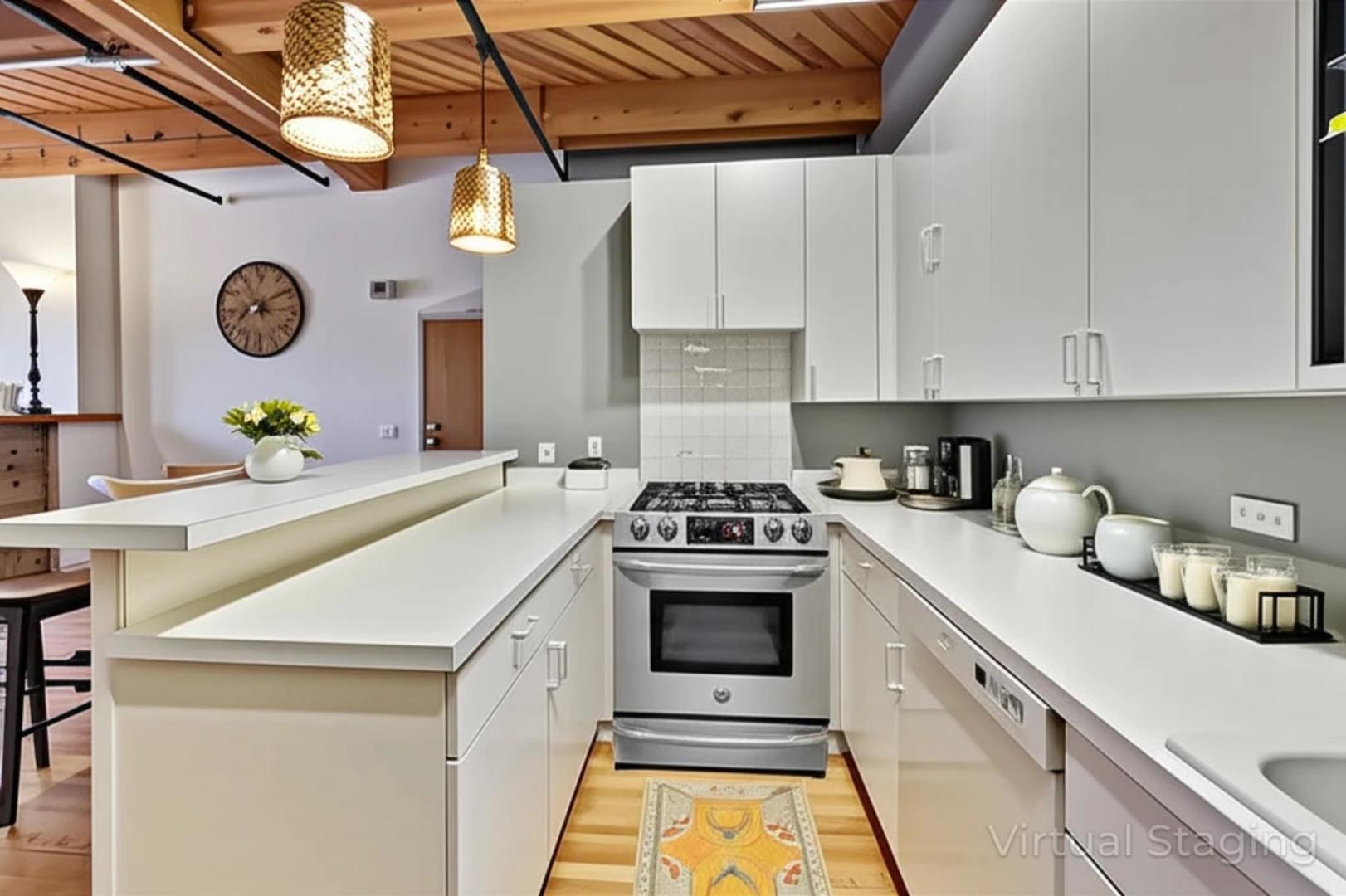 626 W Randolph Street Unit: 302