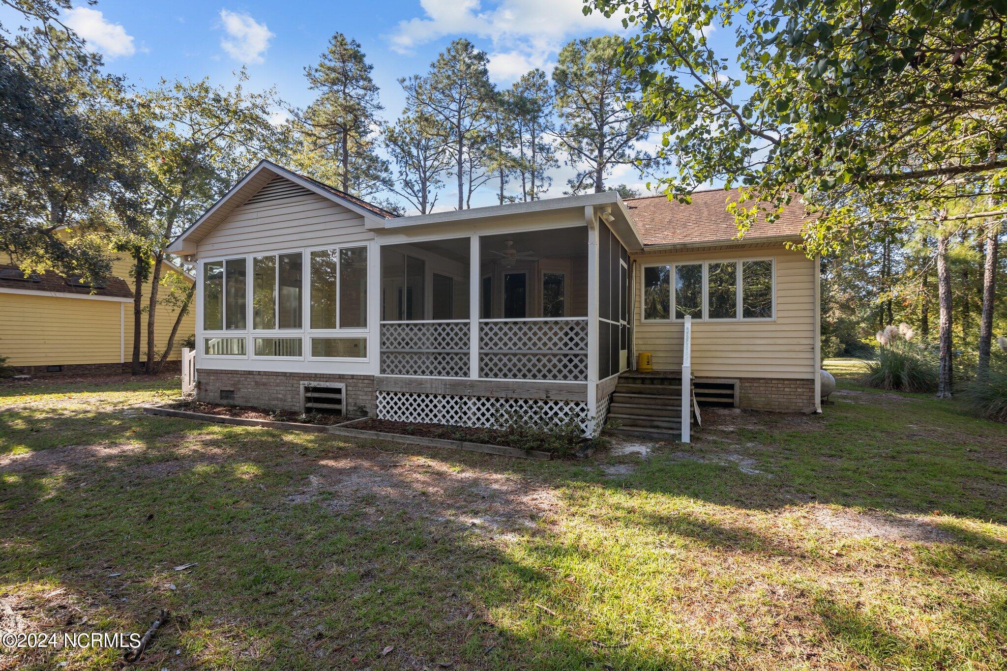 816 Helm Drive