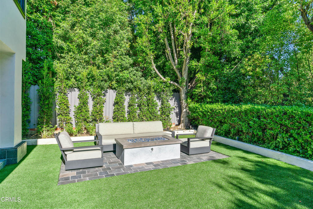 892 Huntington Garden Drive