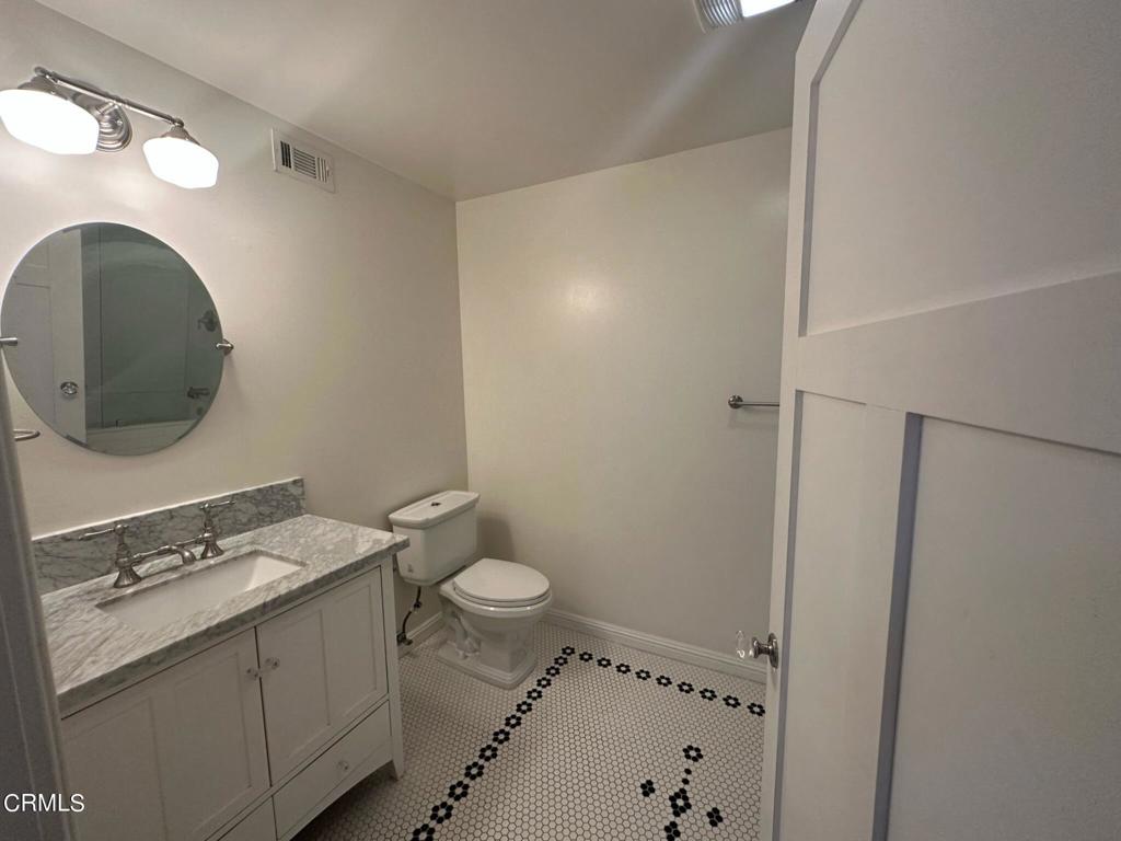 364 N Avenue 53 Unit: 9