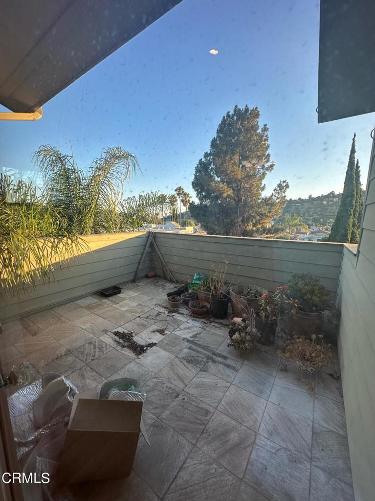 364 N Avenue 53 Unit: 9