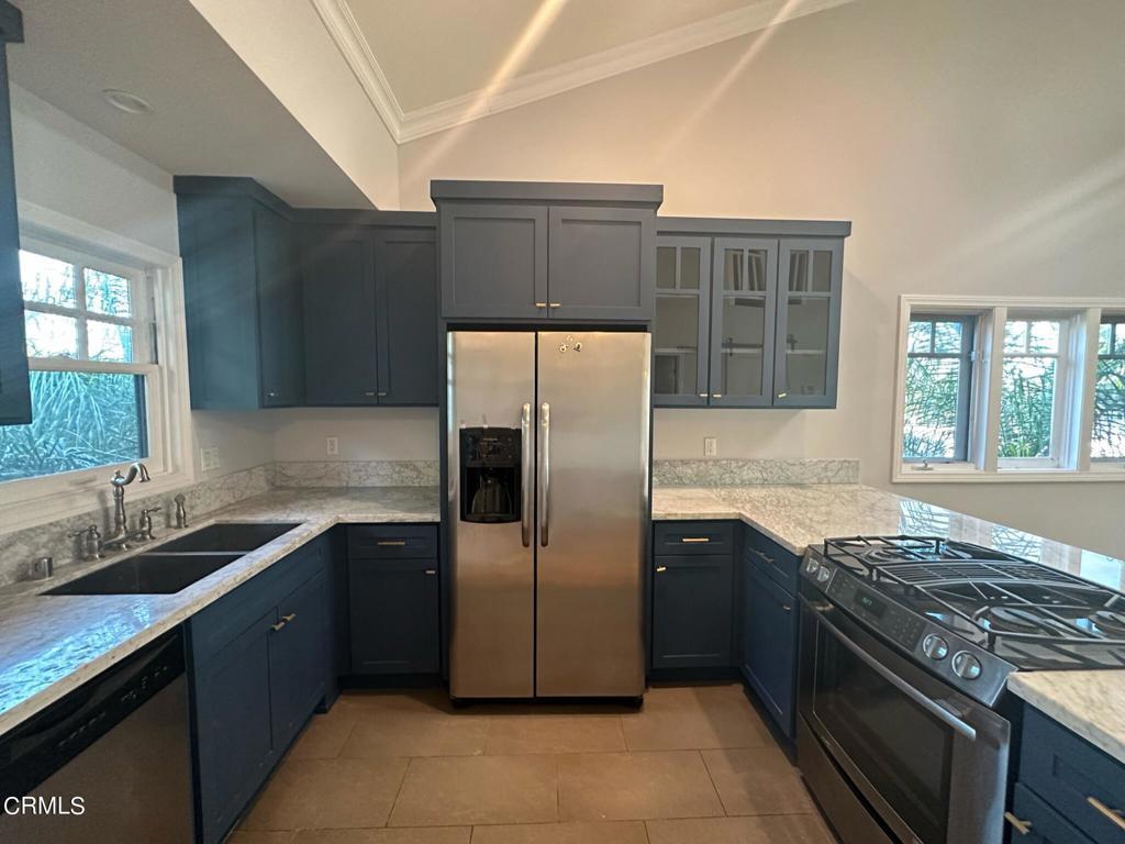 364 N Avenue 53 Unit: 9