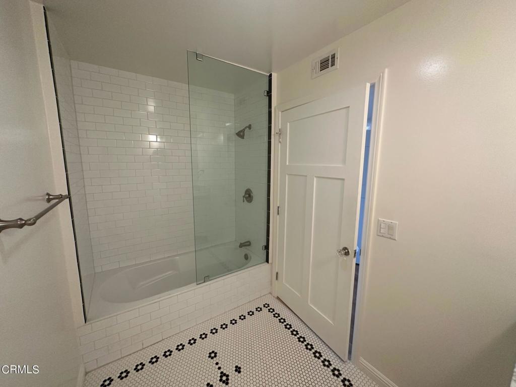 364 N Avenue 53 Unit: 9