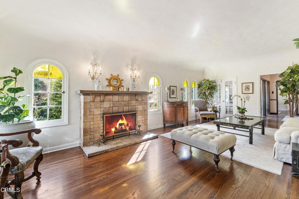 1629 S Oak Knoll Avenue