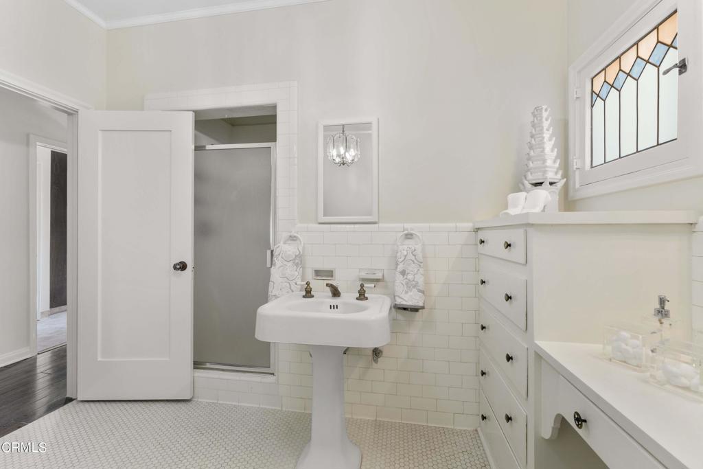 1629 S Oak Knoll Avenue