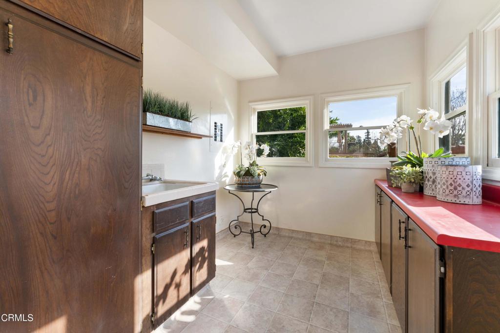 1629 S Oak Knoll Avenue