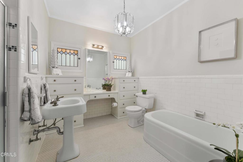 1629 S Oak Knoll Avenue