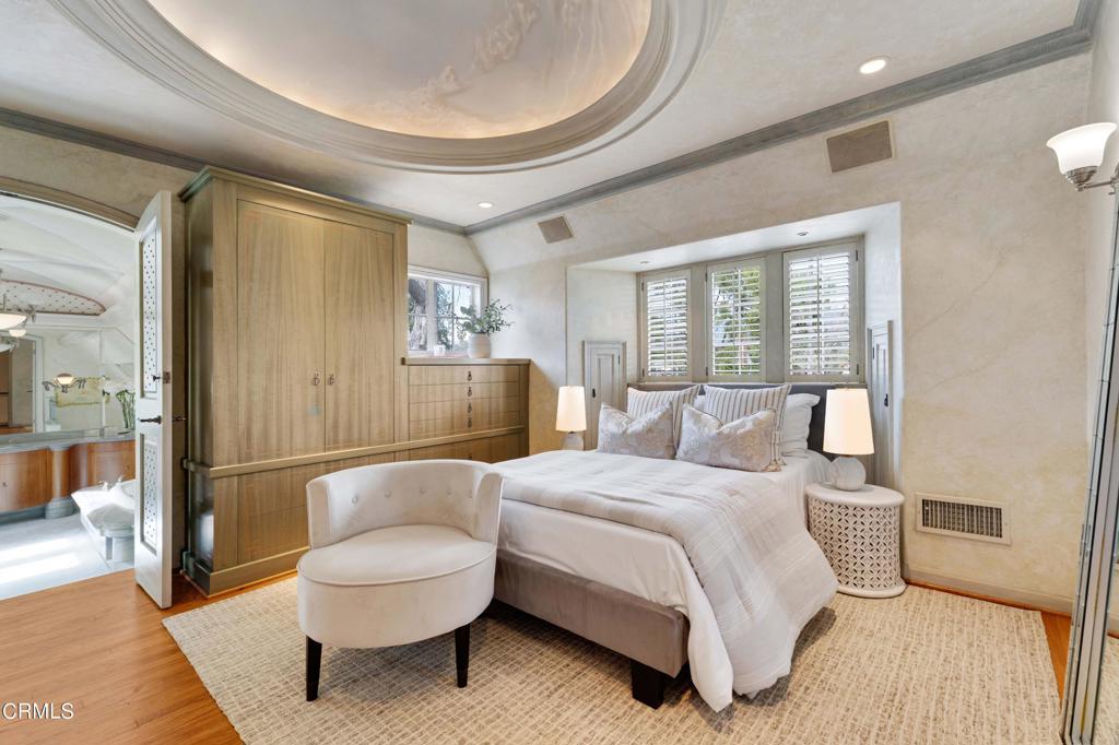 2441 S Oak Knoll Avenue