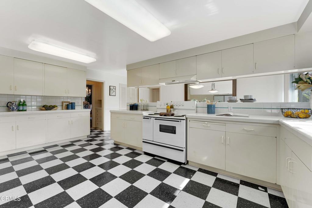 2441 S Oak Knoll Avenue