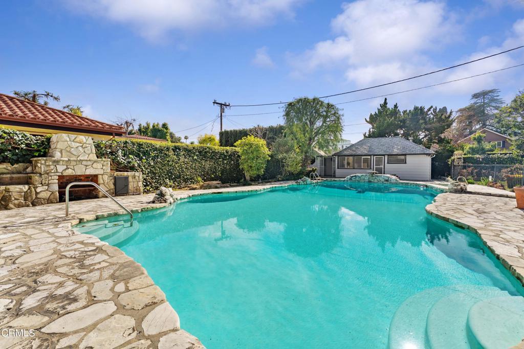 2441 S Oak Knoll Avenue