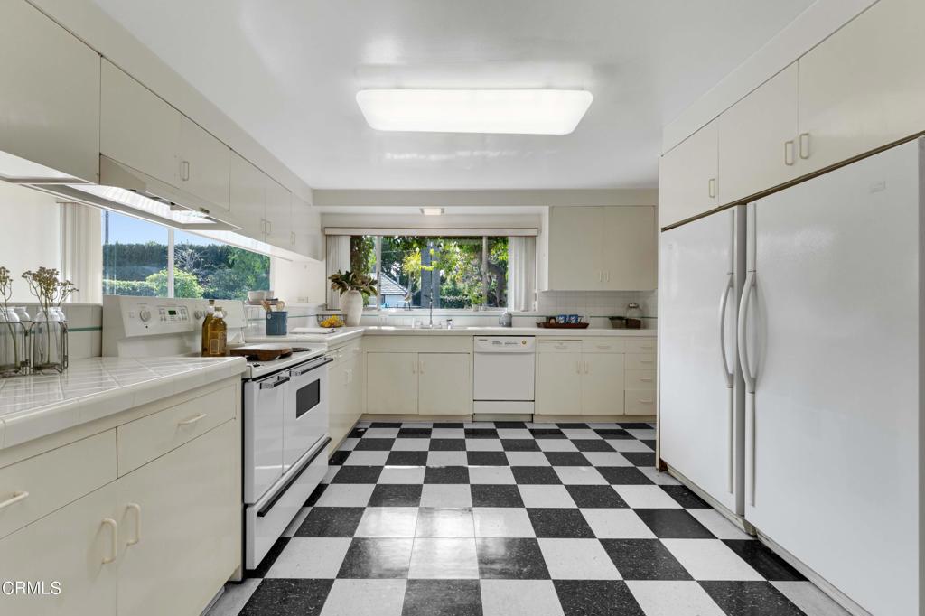 2441 S Oak Knoll Avenue