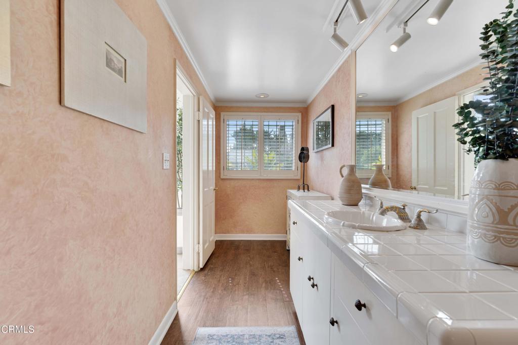 2441 S Oak Knoll Avenue