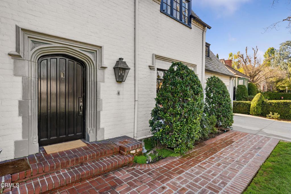 2441 S Oak Knoll Avenue