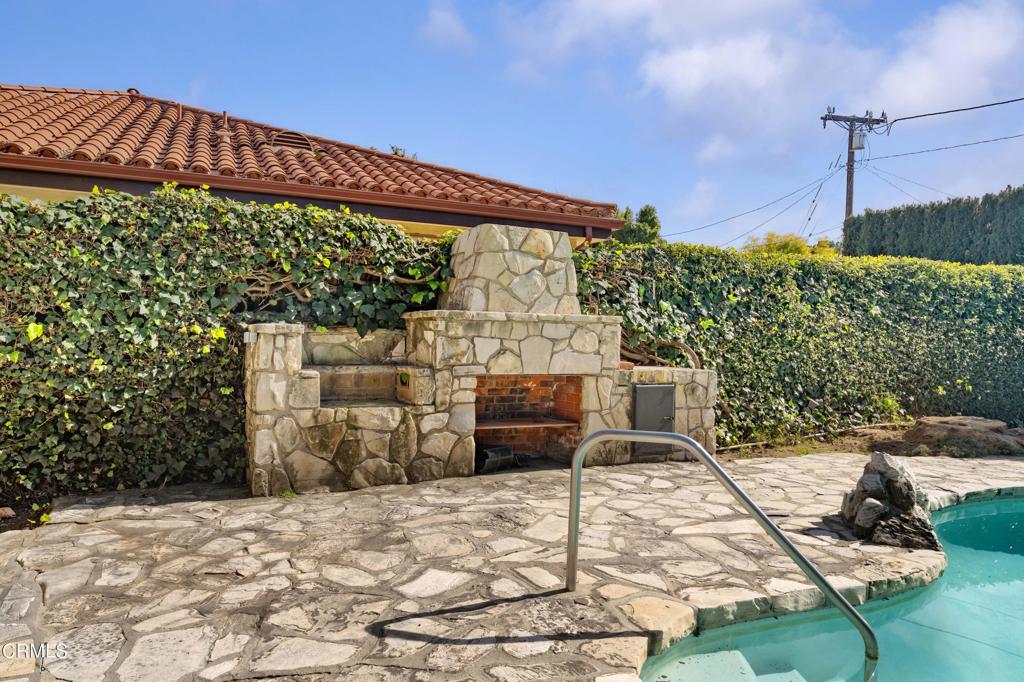 2441 S Oak Knoll Avenue