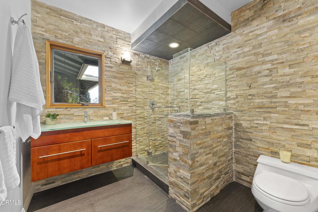 1752 E Altadena Drive