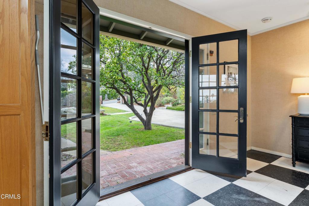 1752 E Altadena Drive