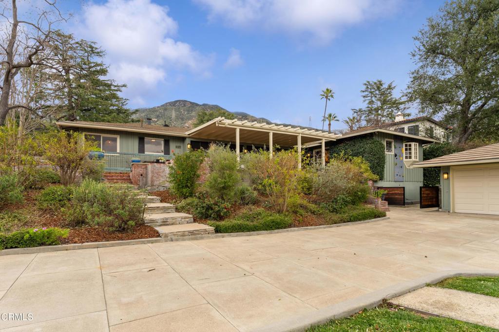 1752 E Altadena Drive