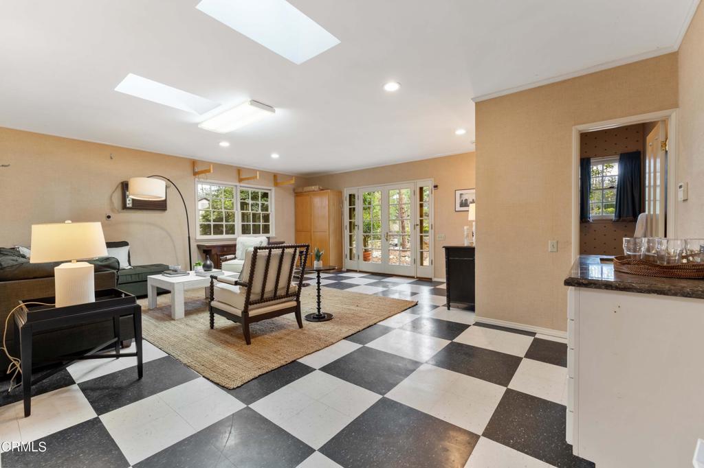 1752 E Altadena Drive