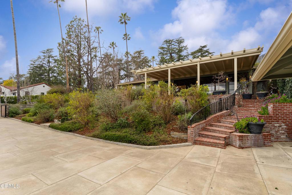 1752 E Altadena Drive