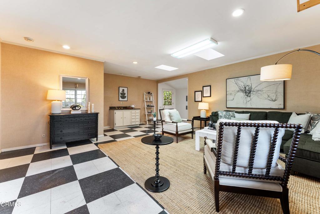 1752 E Altadena Drive