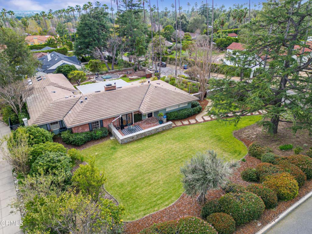 1752 E Altadena Drive