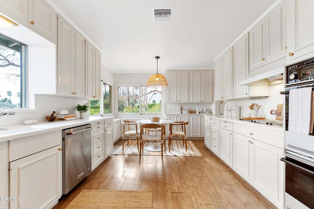 1752 E Altadena Drive