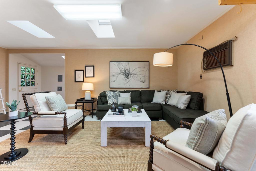 1752 E Altadena Drive