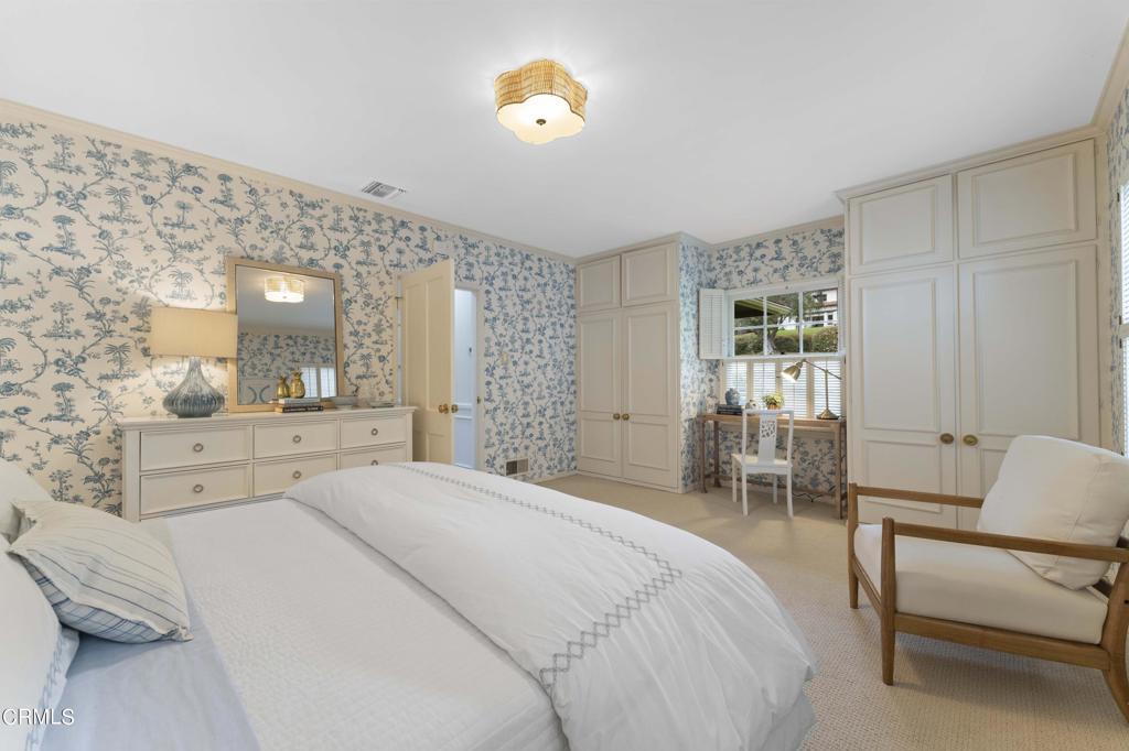 1752 E Altadena Drive