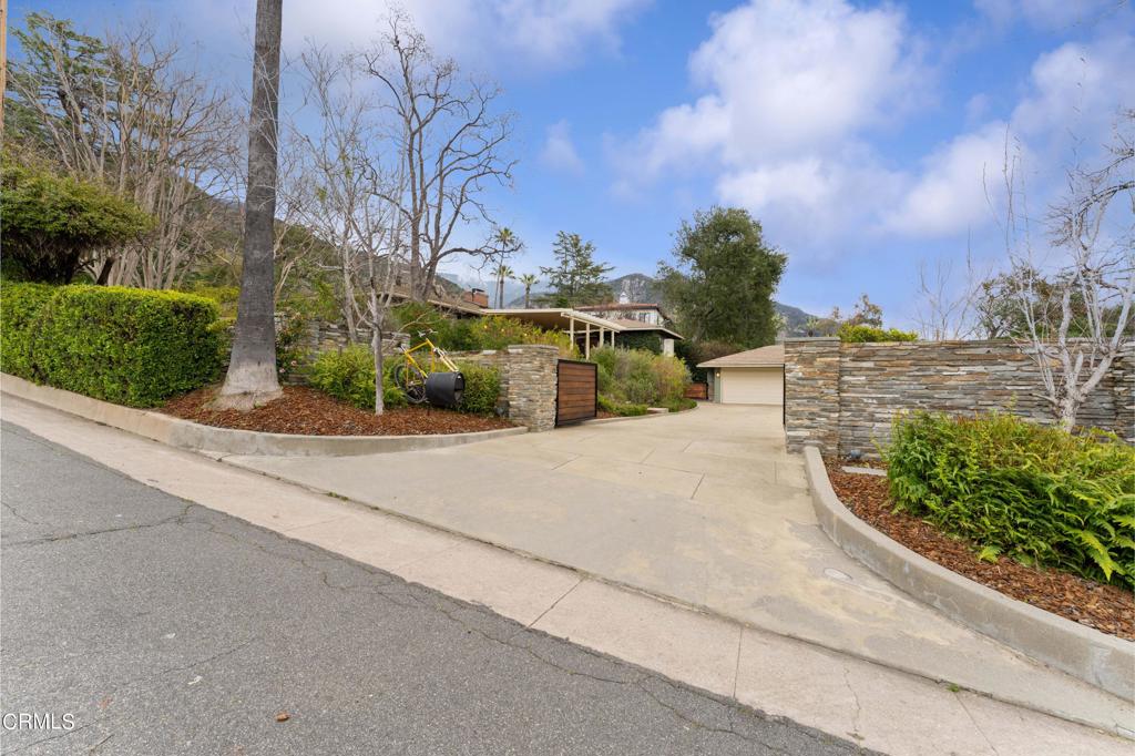 1752 E Altadena Drive